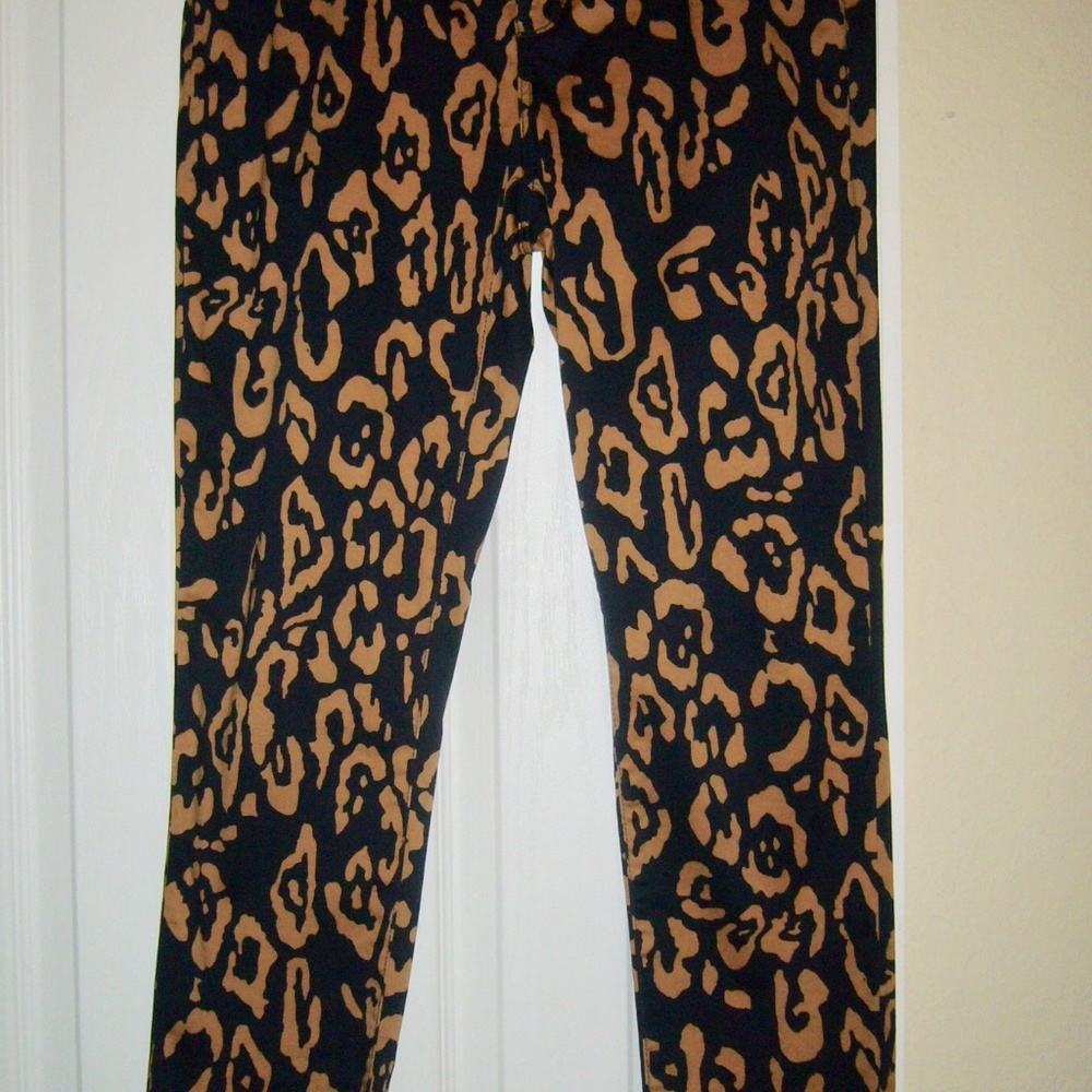 Chico's Unique Animal Print So Slimmings Ankle Jeans Size 0